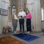 Freuen sich über die Fertigstellung des Gebetsraums, der Menschen aller Religionen für Gebet und MeditatioN offen steht (v.l.): Meral Keles, Pflegedirektor Niklas Wiechert-Behm und Alicja Skowasch für die hauptamtliche Seelsorge.