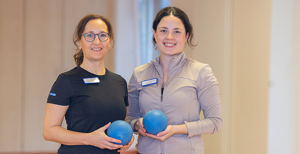 Zwei Physiotherapeutinnen.