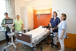 Auf der Wahlleistungsstation B3 gab es einen Einblick in Patientenzimmer und Arbeitsbereiche. Auf der Wahlleistungsstation B3 gab es einen Einblick in Patientenzimmer und Arbeitsbereiche.