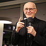 Mit humorigen Worten bedankte sich Pastor Fritz Hesselmann für die vielen guten Worte für sein Wirken im St. Josef-Stift.