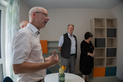 Technischer Leiter Peter Kerkmann führte durch das fertige Apartmenthaus.