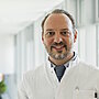 Privatdozent Dr. med. Peter Korsten leitet seit dem 1. Oktober 2023 die Klinik für Rheumatologie und Klinische Immunologie im St. Josef-Stift Sendenhorst.