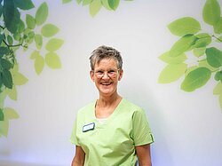 Anne Rudde ist seit 20 Jahren Kinaesthetic-Trainerin im St. Josef-Stift und unterstützt bei der Verbesserung von Arbeitsbedingungen.