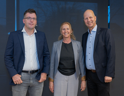 Dr. Frank Horst, Chefarzt der Klinik für Orthopädie und Traumatologie, Dr. Heike Horst, Therapieleitung Reha-Zentrum, sowie Dr. Matthias Boschin, Chefarzt der Klinik für Anästhesie und Intensivmedizin.