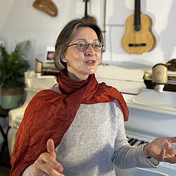 Die Wirkung von Musik erleben und verstehen, zusammen mit Musiktherapeutin Dr. Sylvia Kunkel. Die Wirkung von Musik erleben und verstehen, zusammen mit Musiktherapeutin Dr. Sylvia Kunkel.